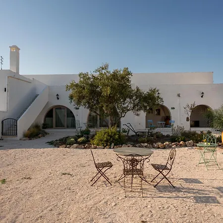 펜션 Masseria Cuore Di Lupa 리짜노